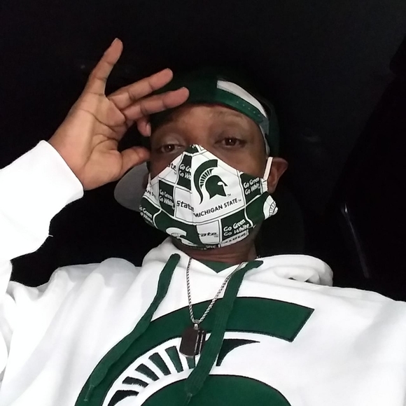 Meet your Posher, Carlos - Picture 1 of 1